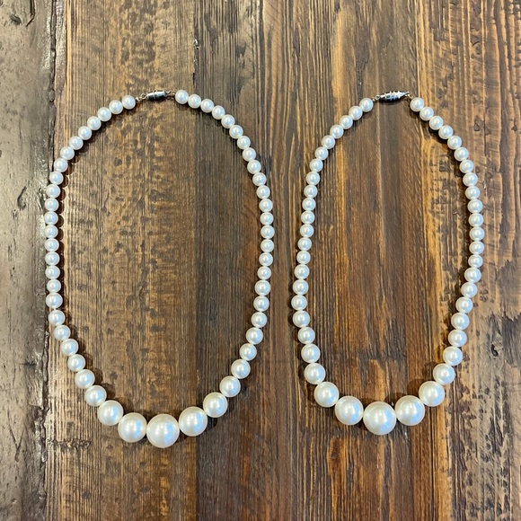 Set of 2 Vintage Pearl Necklaces - Picture 3 of 3